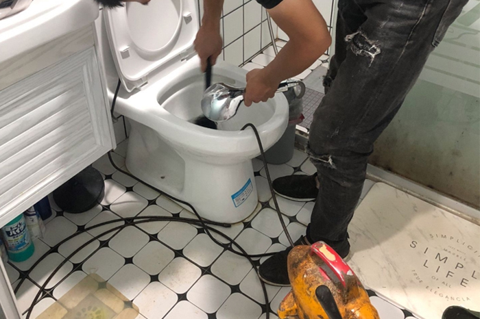 浩口原种场疏通下水道