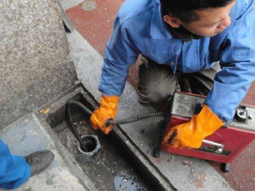 浩口原种场疏通下水道